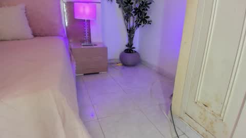 Snapshot of luciana_portec_ chatting on 01-07-26, 06:43 luciana portec online show from 01-07-26, 06:43