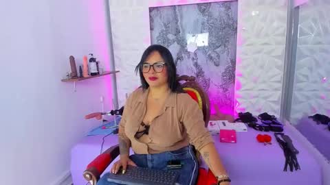 luciana_ramirez__ online show from 12-16-25, 06:02