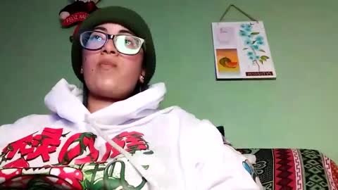 Snapshot of lucianacapisce chatting on 02-14-25, 10:25 Dani 3 online show from 02-14-25, 10:25