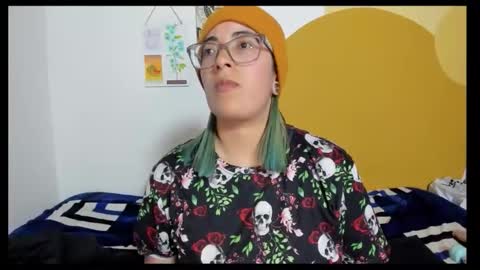 Snapshot of lucianacapisce chatting on 11-17-25, 11:10 Dani 3 online show from 11-17-25, 11:10