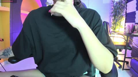 Snapshot of lucianacarter chatting on 03-05-25, 04:45 online show from 03-05-25, 04:45