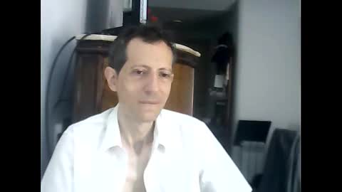 Snapshot of lucianoaxel chatting on 02-03-26, 02:22 Luciano online show from 02-03-26, 02:22