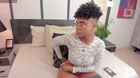  lucia wallace  online show from 12-04-25, 12:20