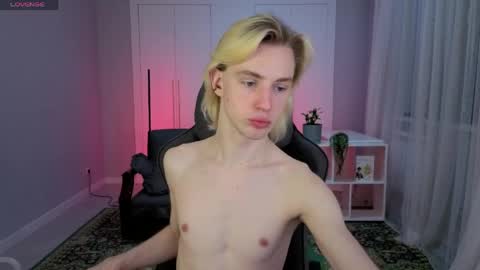 Snapshot of lucidangelok chatting on 05-04-26, 11:17 Angelok online show from 05-04-26, 11:17