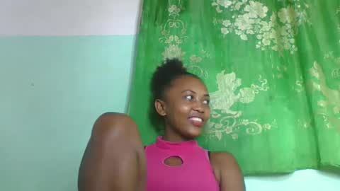 Snapshot of lucie196645 chatting on 04-19-26, 06:32 lucie196645 online show from 04-19-26, 06:32