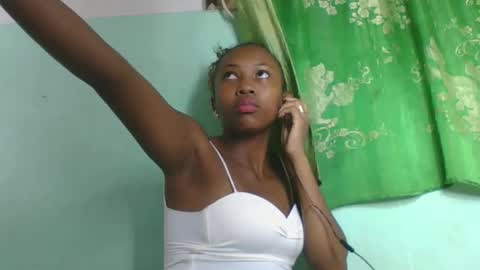Snapshot of lucie196645 chatting on 05-07-26, 06:52 lucie196645 online show from 05-07-26, 06:52