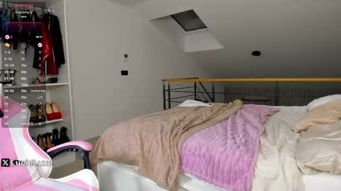 LucieLuxe online show from 11-26-25, 06:53