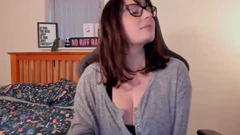 Snapshot of luciewintersuk chatting on 01-06-25, 03:40 Lucie Winters online show from 01-06-25, 03:40