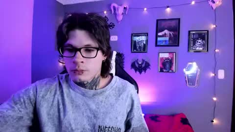 Snapshot of lucifer_doolll chatting on 03-19-26, 07:01 dominic online show from 03-19-26, 07:01