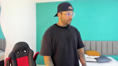 lucifer_master_666 online show from 01-14-26, 11:38