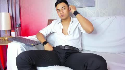 Leo online show from 02-06-25, 02:37