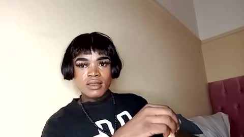 Lucile Carrie online show from 10-30-25, 07:54