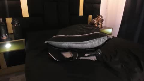 Snapshot of lucio__fox chatting on 05-11-26, 04:04 Lucio online show from 05-11-26, 04:04