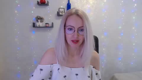 Snapshot of luckcristal chatting on 02-21-25, 01:11 Arina online show from 02-21-25, 01:11