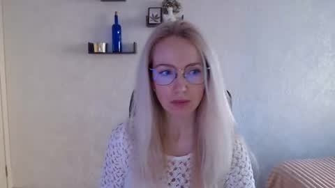 Snapshot of luckcristal chatting on 03-01-26, 02:08 Arina online show from 03-01-26, 02:08