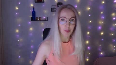 Snapshot of luckcristal chatting on 03-15-26, 03:51 Arina online show from 03-15-26, 03:51