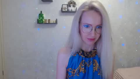 Snapshot of luckcristal chatting on 03-28-26, 03:55 Arina online show from 03-28-26, 03:55