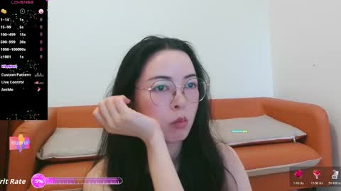 Snapshot of luckrose chatting on 05-18-26, 02:51 Jinn online show from 05-18-26, 02:51