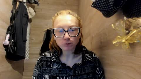 lucky_licky20 online show from 01-04-25, 04:01