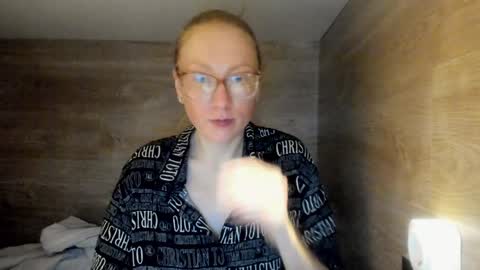 lucky_licky20 online show from 01-16-25, 04:07