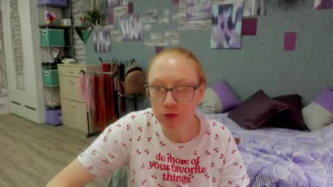 lucky_licky20 online show from 04-21-26, 02:51