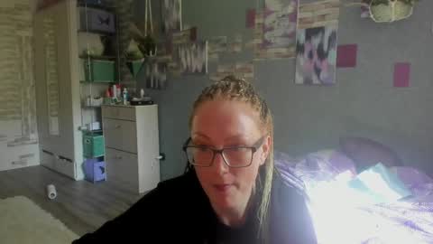 lucky_licky20 online show from 06-05-26, 02:40