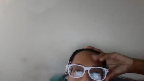 Snapshot of lucky_light_usa chatting on 03-08-26, 02:04 lucky online show from 03-08-26, 02:04