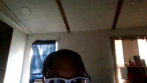 Snapshot of lucky_light_usa chatting on 06-27-26, 12:33 lucky online show from 06-27-26, 12:33