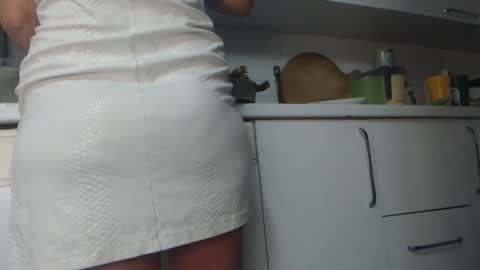 Snapshot of luckyanabella chatting on 01-21-25, 05:27 Ana online show from 01-21-25, 05:27