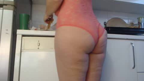 Snapshot of luckyanabella chatting on 02-21-25, 05:35 Ana online show from 02-21-25, 05:35