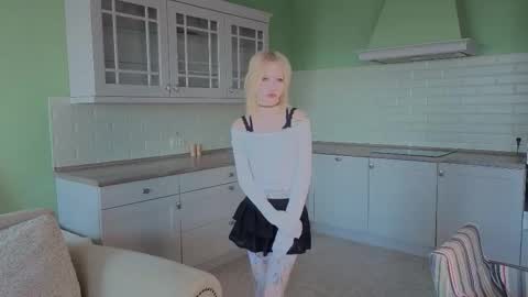 Snapshot of luckychanse chatting on 03-31-26, 06:58 Kiki online show from 03-31-26, 06:58