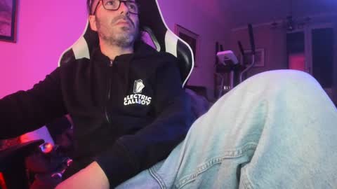 Snapshot of luckydrakex chatting on 02-27-25, 09:47 Lucky online show from 02-27-25, 09:47