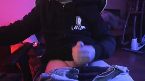 Snapshot of luckydrakex chatting on 02-28-25, 02:31 Lucky online show from 02-28-25, 02:31