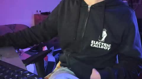 Snapshot of luckydrakex chatting on 02-27-26, 10:21 Lucky online show from 02-27-26, 10:21