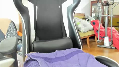 Snapshot of luckydrakex chatting on 03-10-26, 10:20 Lucky online show from 03-10-26, 10:20