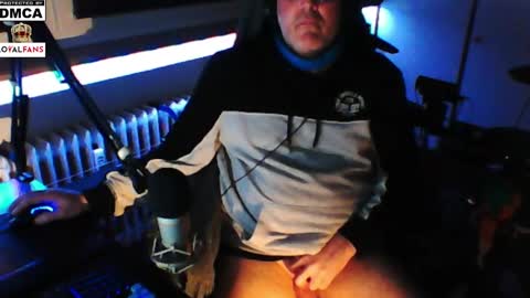 Snapshot of luckyfreak1 chatting on 01-17-25, 12:10 call me Stefan online show from 01-17-25, 12:10