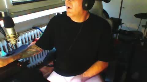        call me  Stefan online show from 07-19-26, 05:22