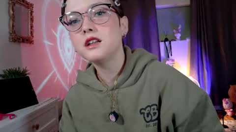 Snapshot of luckyjadestone chatting on 02-09-26, 03:10 Jade online show from 02-09-26, 03:10