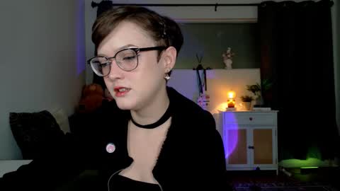 Snapshot of luckyjadestone chatting on 02-20-26, 03:36 Jade online show from 02-20-26, 03:36