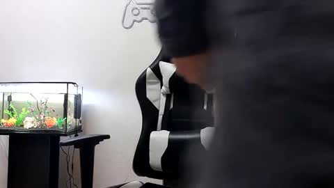 Snapshot of luckyshot91 chatting on 01-09-25, 07:29 luckyshot91 online show from 01-09-25, 07:29