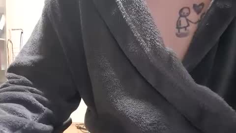 Snapshot of luckyshot91 chatting on 03-08-25, 09:08 luckyshot91 online show from 03-08-25, 09:08