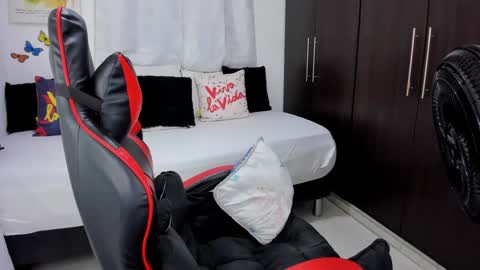 Snapshot of lucy007_ chatting on 03-05-25, 09:59 luciana online show from 03-05-25, 09:59