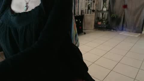 lucy_0000 online show from 04-23-26, 01:18