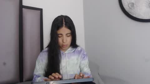   online show from 11-26-25, 04:24