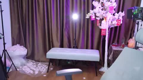 Lucy online show from 10-14-25, 01:28