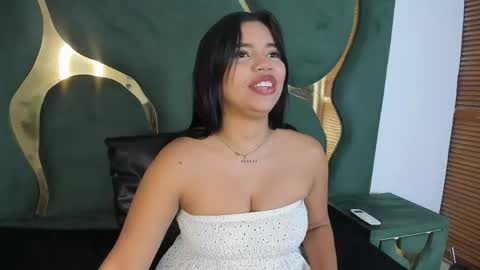 Snapshot of lucy_asm chatting on 05-28-26, 02:14 Lucia online show from 05-28-26, 02:14
