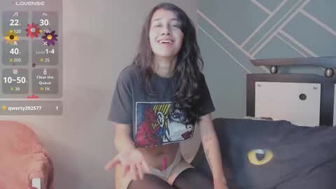 Lucy Herrera online show from 09-17-25, 01:40