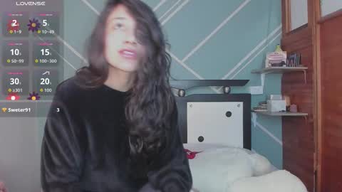 Snapshot of lucy_bluesea chatting on 10-05-25, 01:59 Lucy Herrera online show from 10-05-25, 01:59