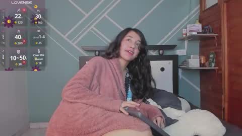 Snapshot of lucy_bluesea chatting on 10-09-25, 12:41 Lucy Herrera online show from 10-09-25, 12:41