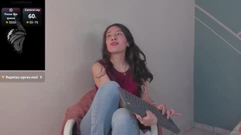 Snapshot of lucy_bluesea chatting on 10-24-25, 04:03 Lucy Herrera online show from 10-24-25, 04:03